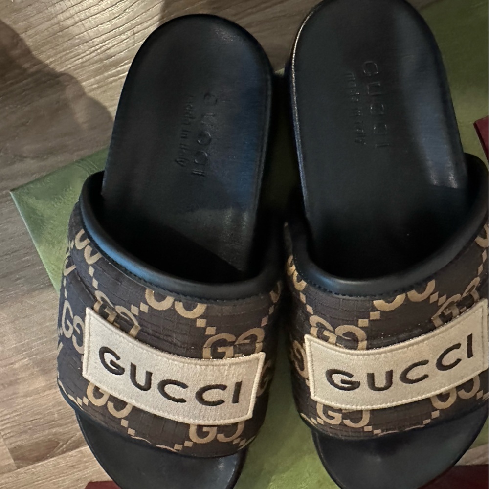 Gucci GG slide Sandal size 36.  6 in men 7.5 women. - Picture 3 of 5